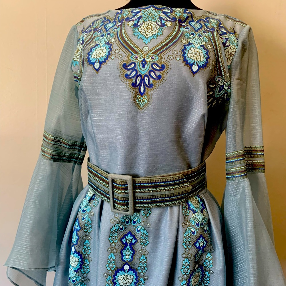 1960s Vintage ALFRED SHAHEEN Aloha Resort designer dress detail flowing sleeves